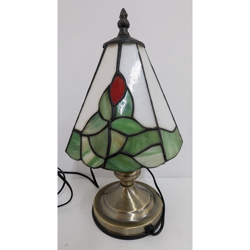 522 - Tiffany Style Stained Glass Table Lamp