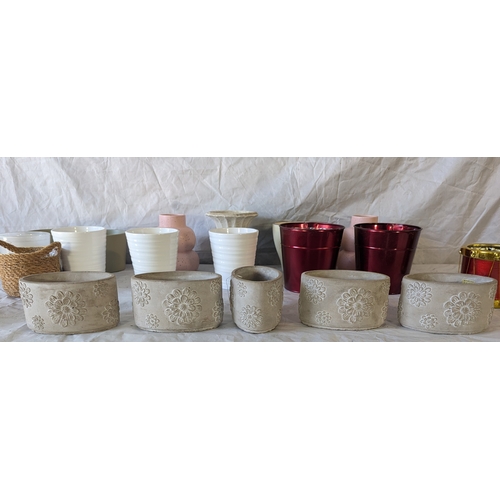 32 - Mixed Selection Of Ceramic Planters