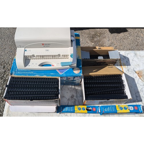 527 - Rexel Office Comb Binder CB2568 - 4 Part Boxes Of Combs