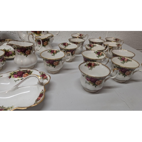 615 - A Collection Of Royal Albert Old Country Roads Bone China Tea And Coffee Service Inc: 

12x Teacups;... 