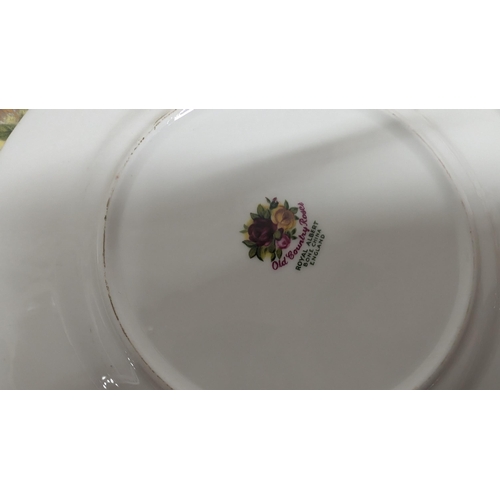 615 - A Collection Of Royal Albert Old Country Roads Bone China Tea And Coffee Service Inc: 

12x Teacups;... 