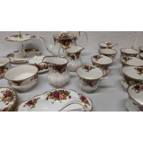 615 - A Collection Of Royal Albert Old Country Roads Bone China Tea And Coffee Service Inc: 

12x Teacups;... 