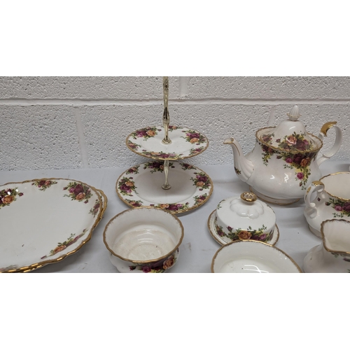 615 - A Collection Of Royal Albert Old Country Roads Bone China Tea And Coffee Service Inc: 

12x Teacups;... 