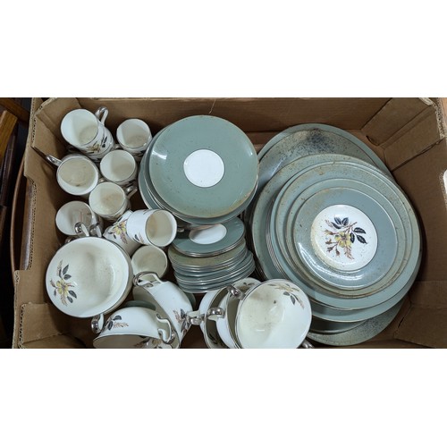 1122 - .A Large Quantity of Wedgewood Greenwood Dinner and Tea Service