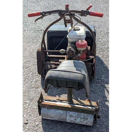 1490 - .Webb Ride On Lawnmower With Honda G200 Engine