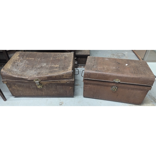 1439E - .2X Vintage Metal Trunks