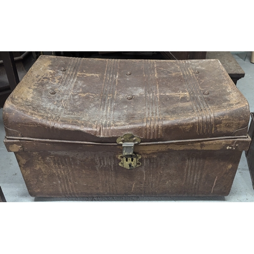 1439E - .2X Vintage Metal Trunks