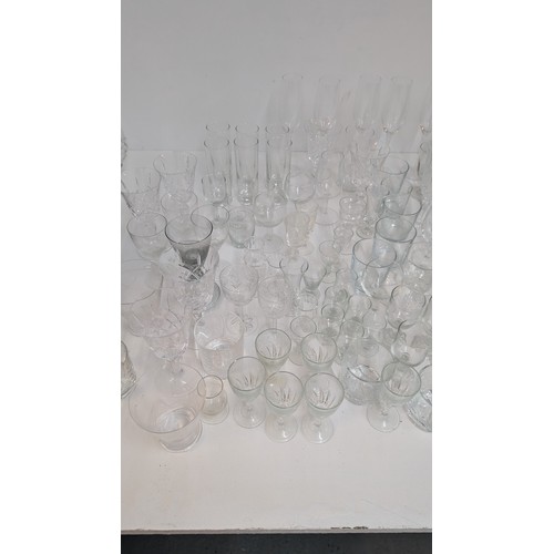 1426 - .A Large Selection of Vintage Glassware