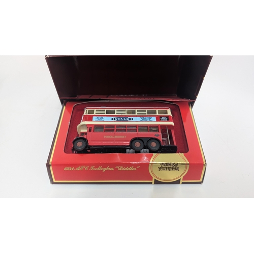 1044 - A Collection of Diecast Model Buses 1:76 , Boxed, Unboxed  As New and Excellent Condition to include... 