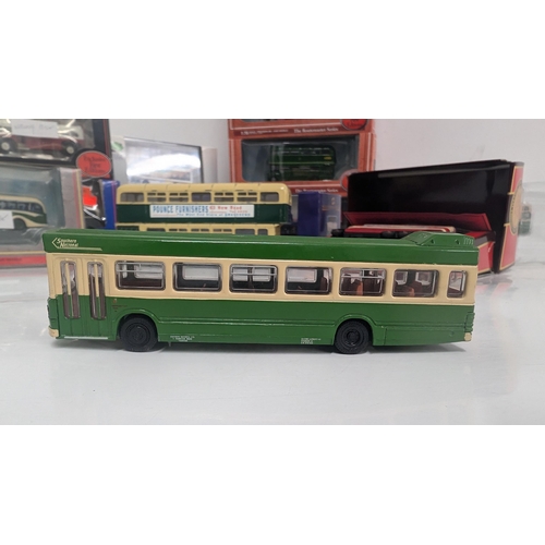 1044 - A Collection of Diecast Model Buses 1:76 , Boxed, Unboxed  As New and Excellent Condition to include... 