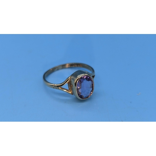 618 - A 9ct Gold and Amethyst Ring Size J