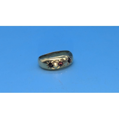 623 - An 18ct Gold and 3 Stone Ruby Ring - Size N/O 3.3 gms