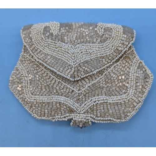 644 - A Vintage Beaded Purse