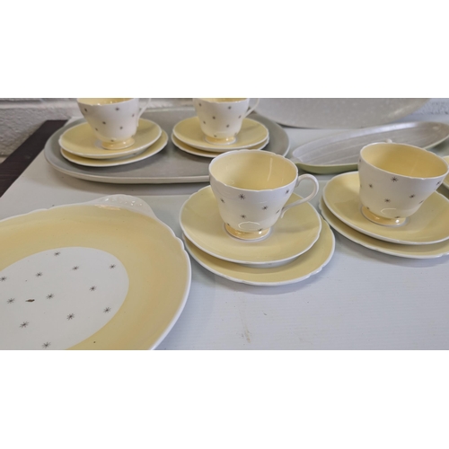 873 - A Quantity of Vintage/ Fine Bone Chain Shelley Stratford Pole Star 13774 Tea Service  inc.
6 x Cups,... 