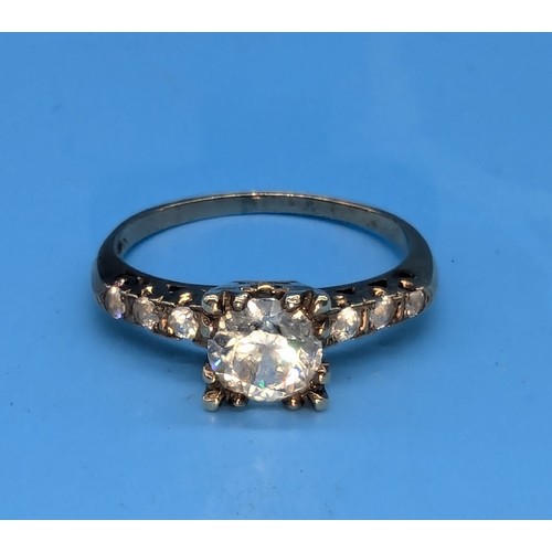 693 - A 14ct And White Stone Ring With Accents To Shoulders - 3gms - Size Q/R