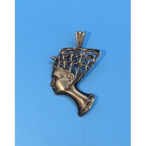 698 - A 9ct Gold 'Cleopatra' Pendant With Asp - 1.88gms