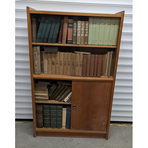 1000 - Mid Century Free Standing Half Glazed Book Case With A Selection Of German Books - 120 x 76 x 26cm