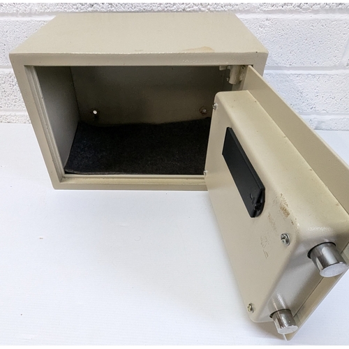 1010 - Electronic Safe With Override Key - 25 x 35 x 25cm