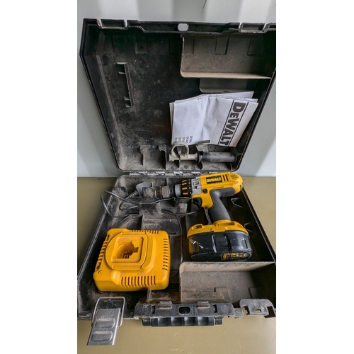 1119 - An 18v Dewalt Cordless Drill