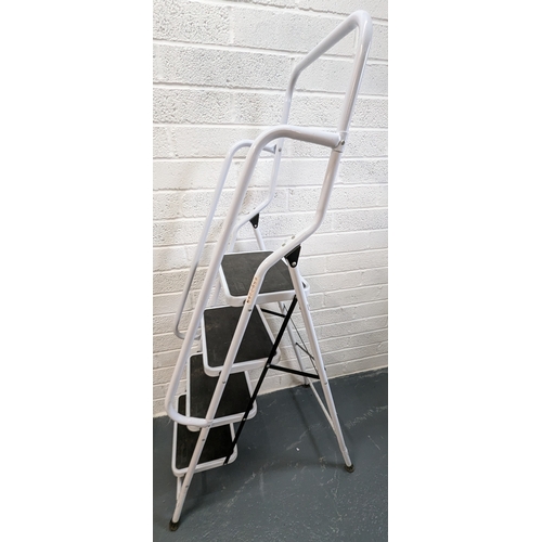 1124 - 4 Tread Metal Folding Step Ladder with Handrail