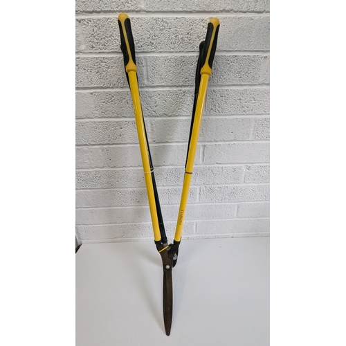 1129 - Loppers & Long Handled Shears