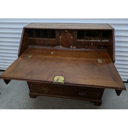 807 - Georgian Mahogany Slant Fronted Desk With 4 Drawers, Brass Handles AND Keys - 103 x 110 x 60cm