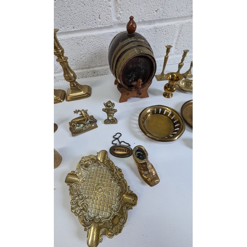 827 - An Assortment of Brassware Ornaments