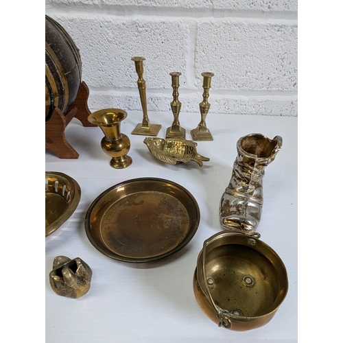 827 - An Assortment of Brassware Ornaments