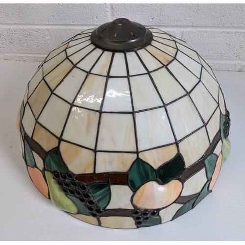 836 - A Large Tiffany Style Ceiling Light With Fittings - 25 x 50cm