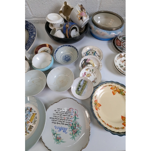 848 - An Assortment of Vintage and Antique China