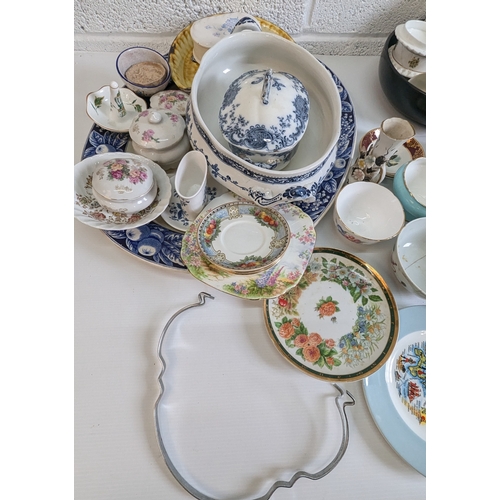 848 - An Assortment of Vintage and Antique China