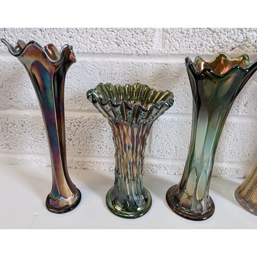 880 - 8 Carnival Glass Vases