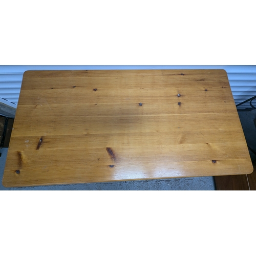 1033 - Farmhouse Style Pine Kitchen Table With 2 Drawers - 76 x 136 x 69cm