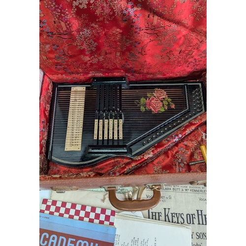 1191 - Rosen Autoharp In Leather Case With Music Books - 6 Chords & 25 Strings -