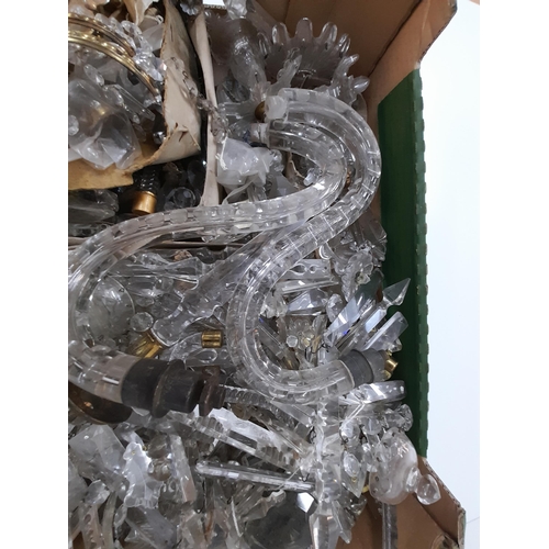 1085 - A Large Quantity Of Chandelier Crystals, Lustres And Parts