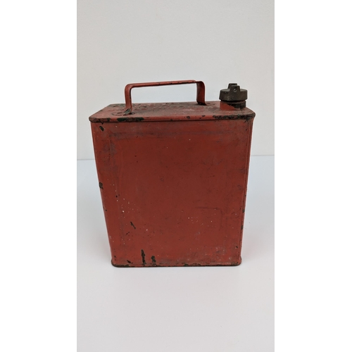 1096 - A Vintage Red Metal Oil Can