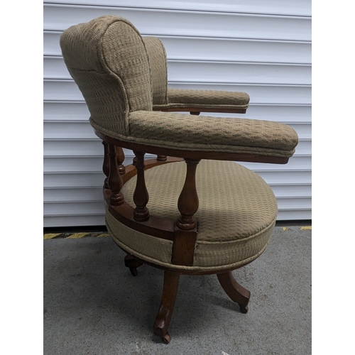 1335 - Antique Oak Swivel Desk Chair