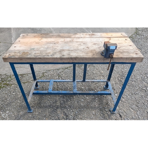 1499 - Metal Framed, Wooden Topped Work Bench With Record No. 1 Engineers Vice Clamp - 84 x 127 x 64cm