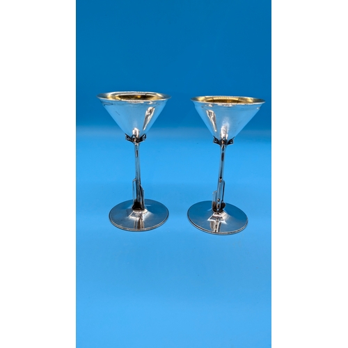 47A - A Pair of Art Deco Silver Wine Goblets. 13.5 cm Tall. 7.5 Diameter. 230gms