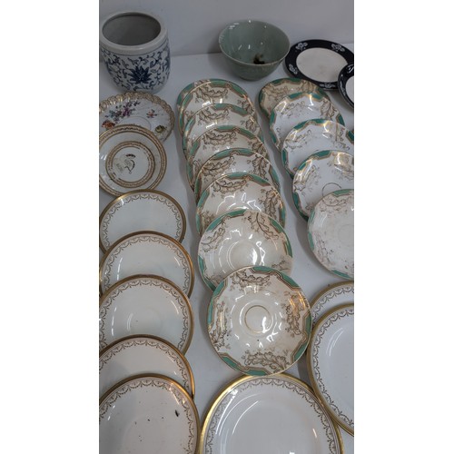 173 - A Quantity of Antique China inc. Crown Staffordshire Gold Lace Ivory Bone China 6 x Tea Plates 18cm,... 