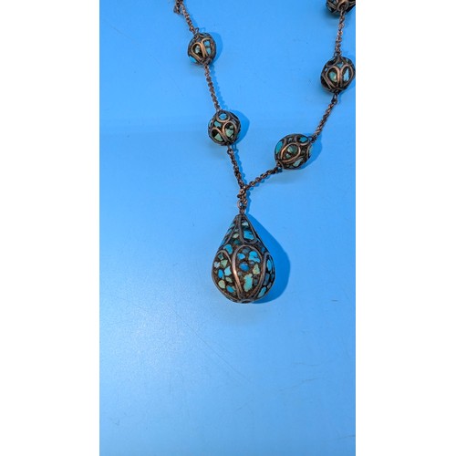 671 - A Vintage Turquoise Teardrop Necklace