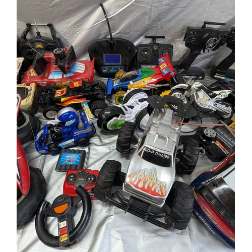 1601 - Large Quantity of Mixed Remote Control Cars, Toys & remote controls