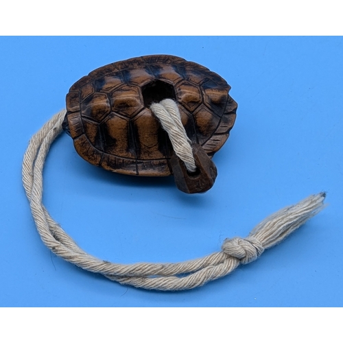 199 - A Japanese Edo Period Wood Netsuke Turtle Shell