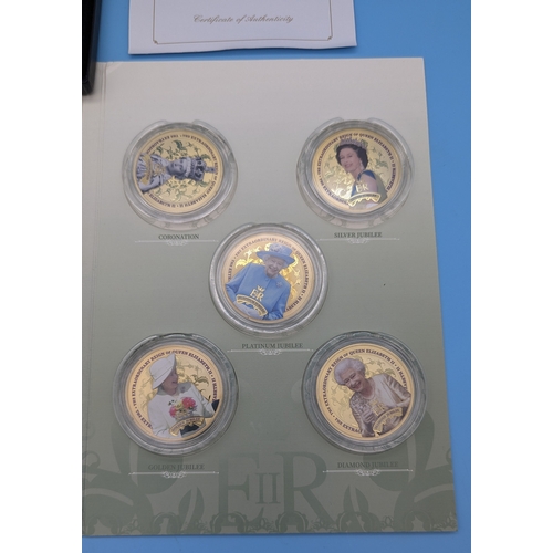 270 - Jubilee Mint Queen Elizabeth II Photographic £5 Coin Collection and Platinum Jubilee Gold plated med... 