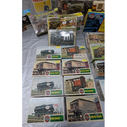 1599 - Large Selection Of Vintage Airfix And Other Boxed Model Kits