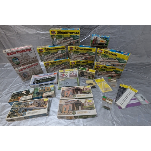 1661 - Selection Of Airfix, Ratio, Kibri & Keil Kraft Railway Models And Scenery