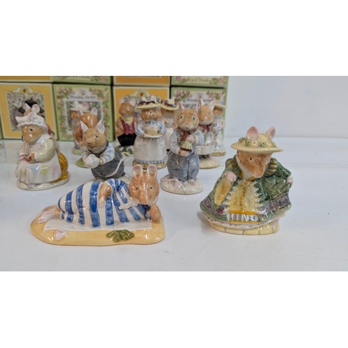 94 - 25 x Bramley Hedge Royal Doulton Figurines