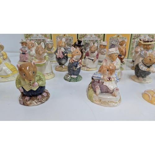 94 - 25 x Bramley Hedge Royal Doulton Figurines