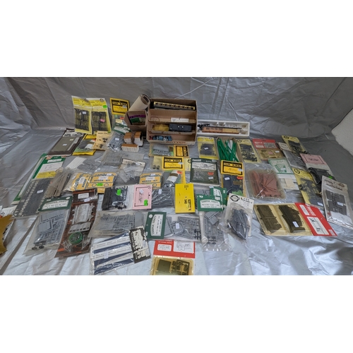 1658 - Large Selection Of Railway Scenery, Accessories And Projects