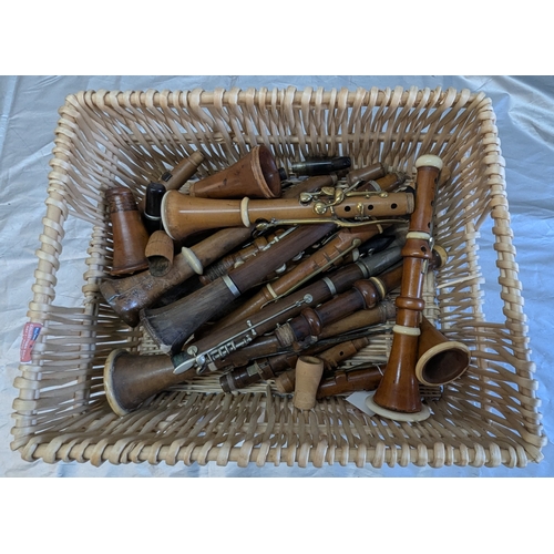 195 - A Collection Of Vintage Clarinets